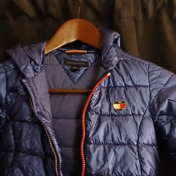 Tommy Hilfiger Kids XS Hooded Puffer Jacket Periwinkle Quilted Heart Logo - Picture 3 of 5